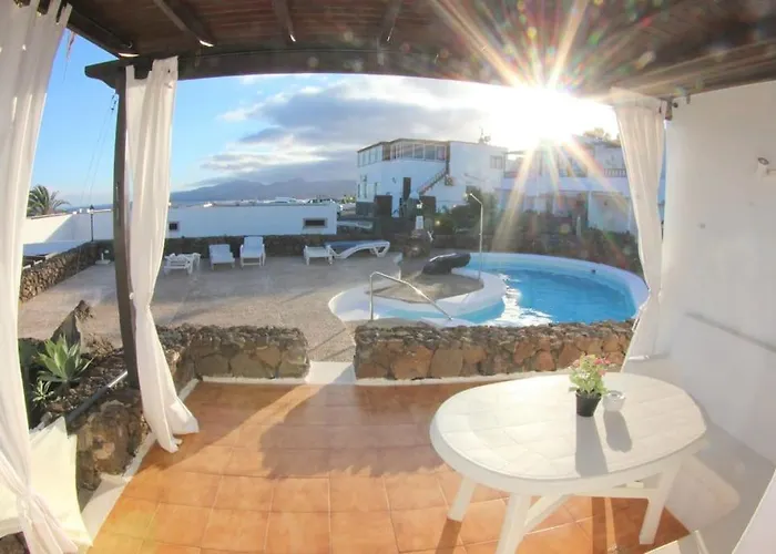 Rey Carlos Apartment